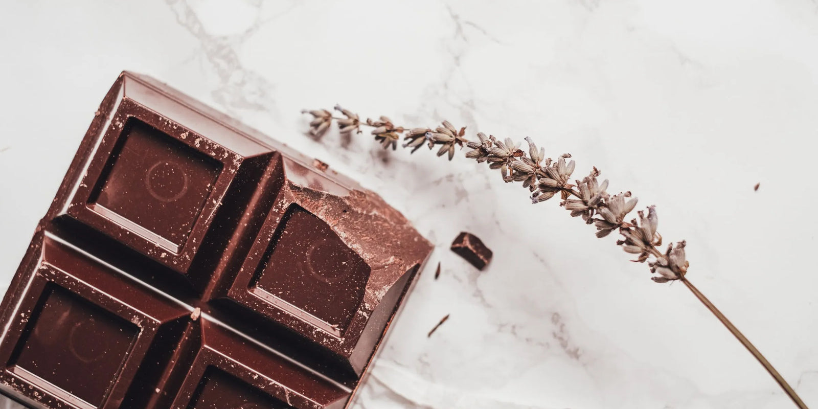 Les cinq bienfaits insoupçonnés du chocolat sur ta santé 🍫