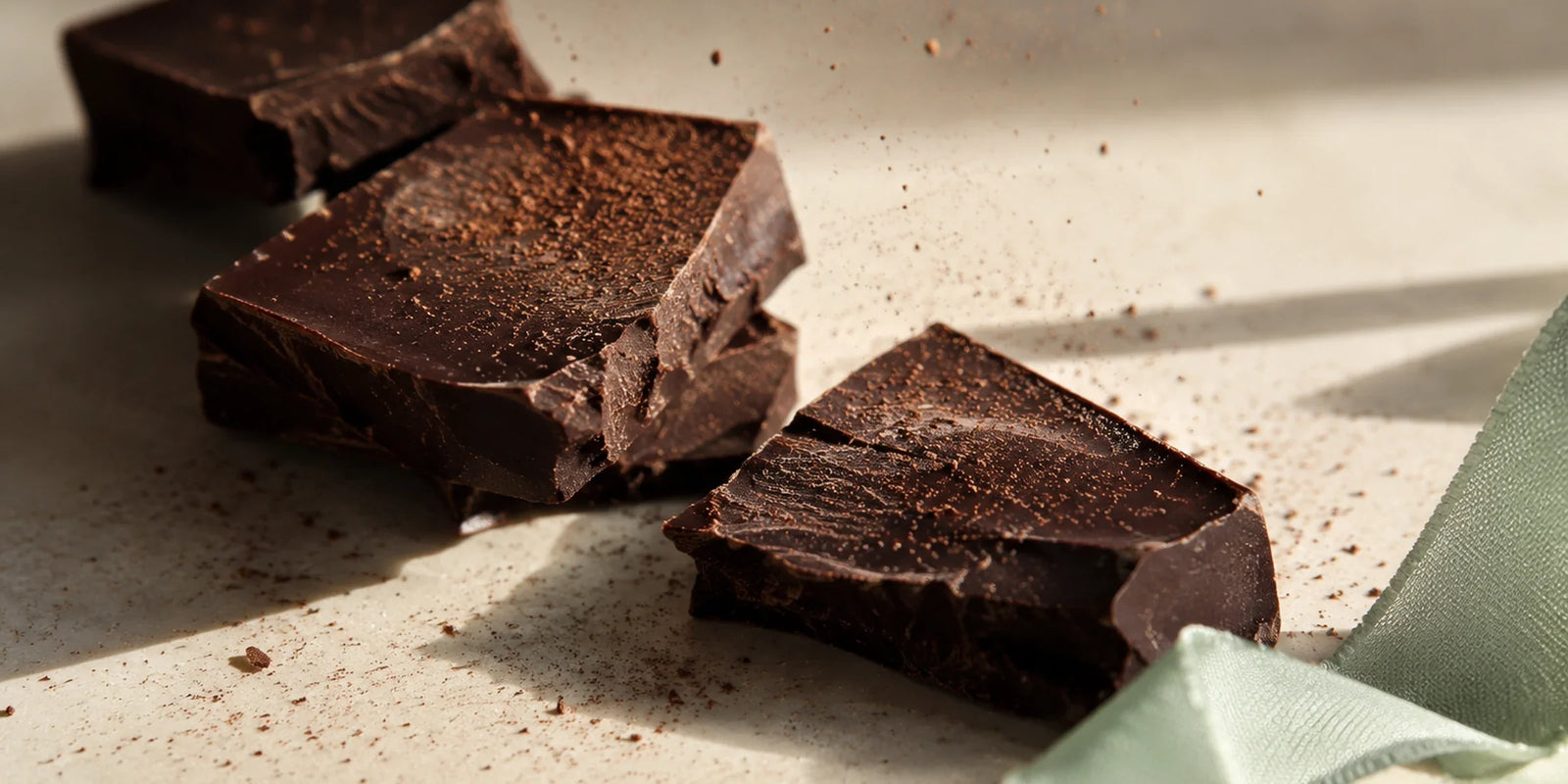 Chocolat noir et cholestérol : carrés de chocolat à plus de 70 % de cacao